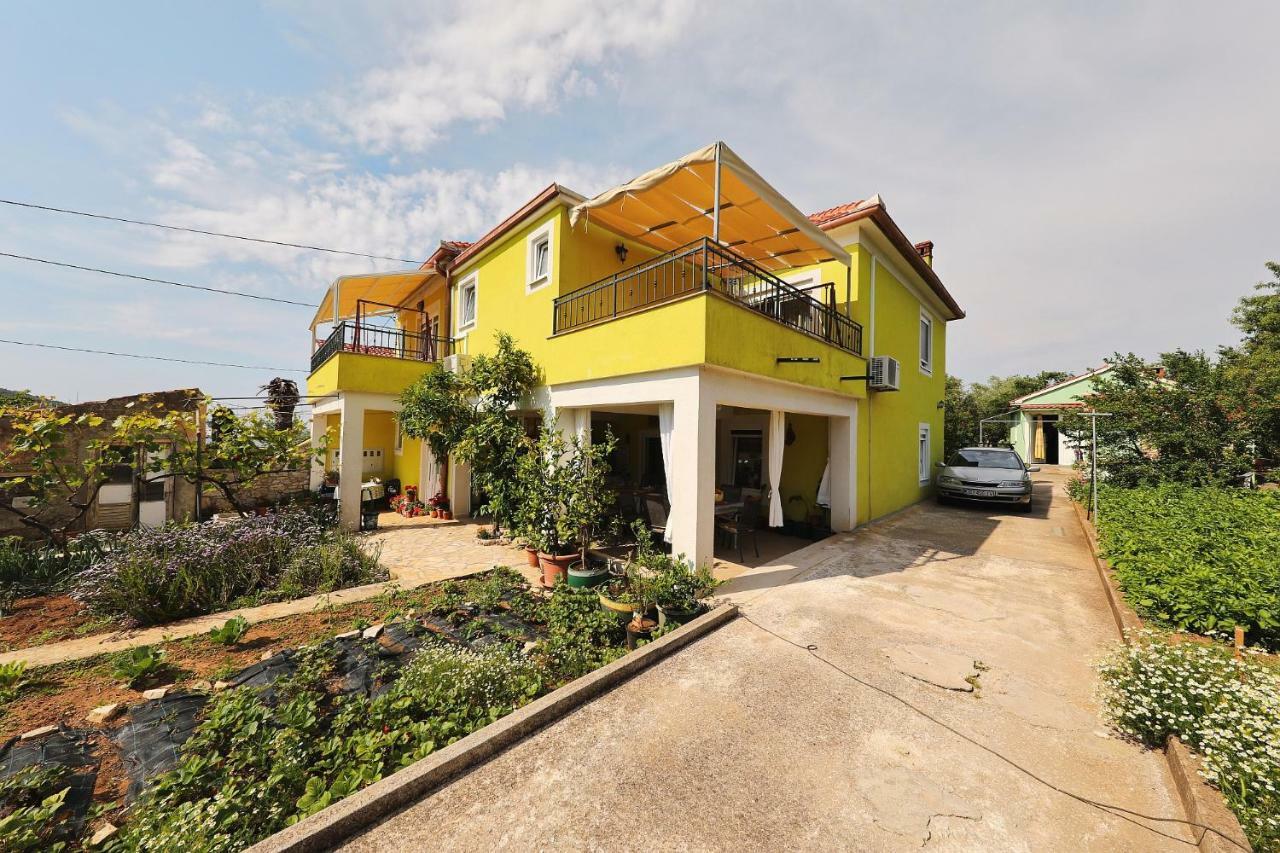 Apartamento Senkini Dvori Sutomiscica Exterior foto