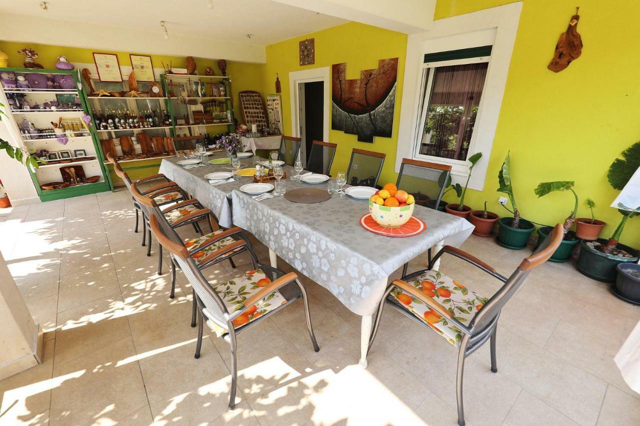 Apartamento Senkini Dvori Sutomiscica Exterior foto