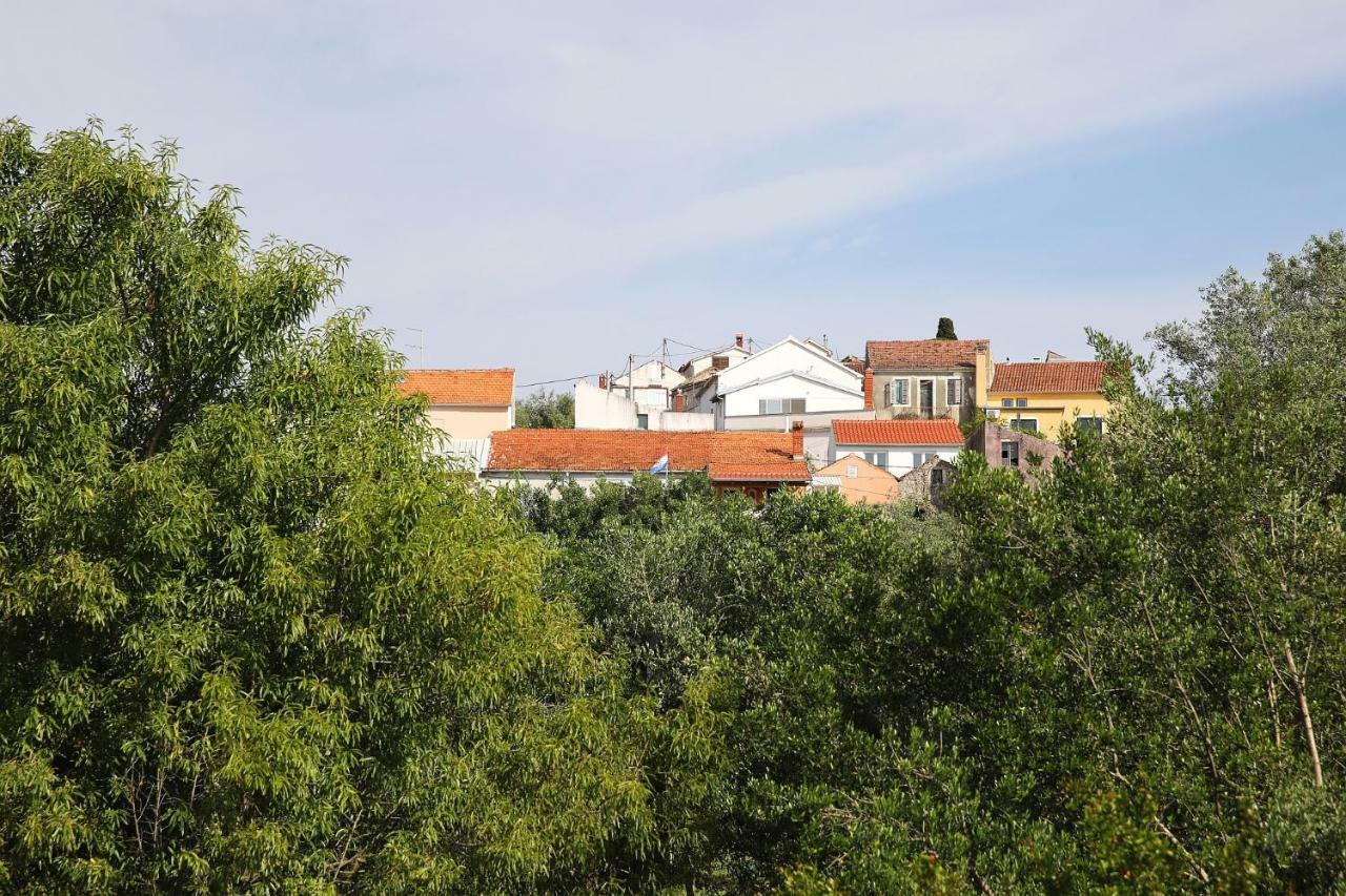 Apartamento Senkini Dvori Sutomiscica Exterior foto