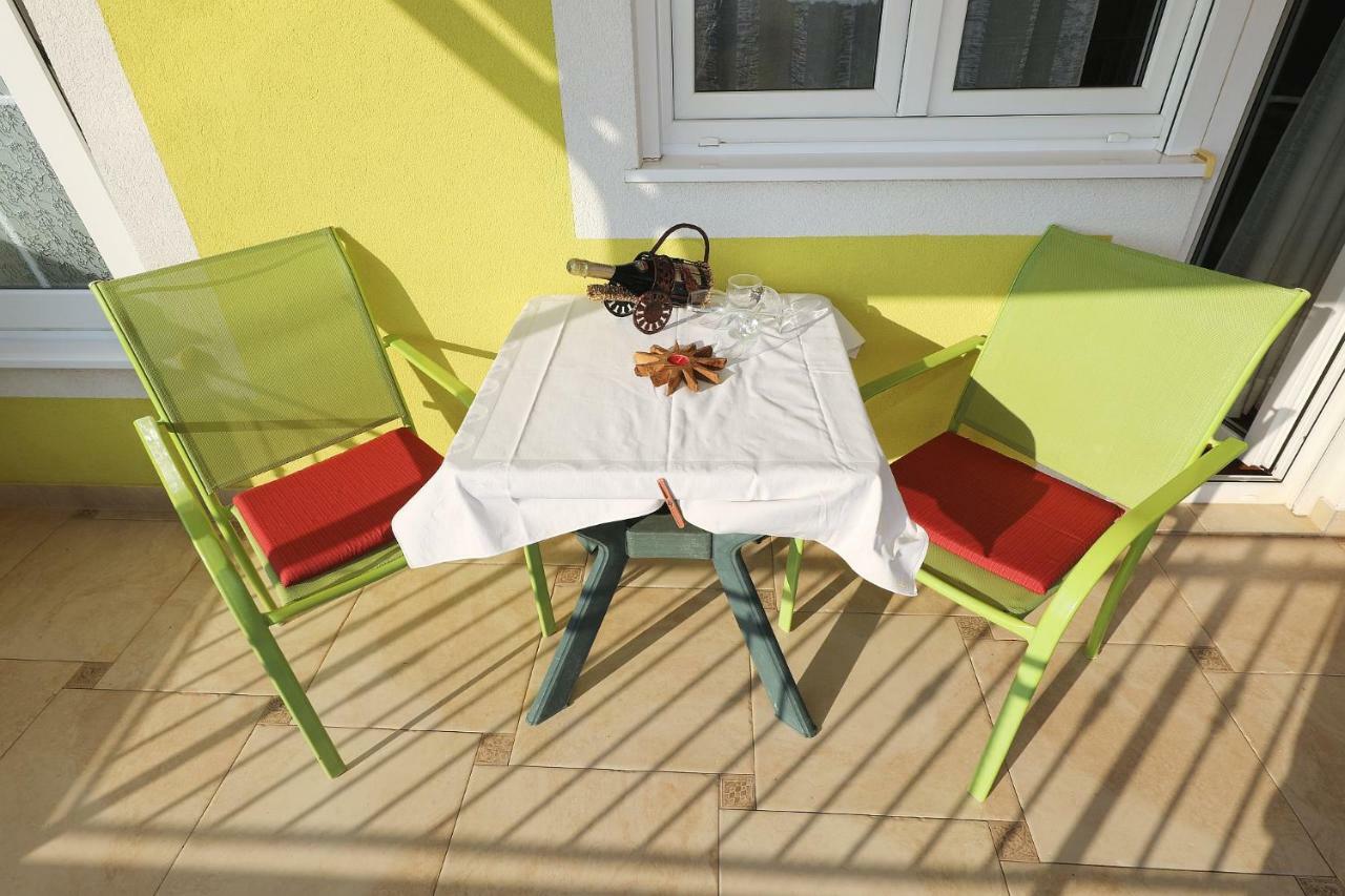 Apartamento Senkini Dvori Sutomiscica Exterior foto