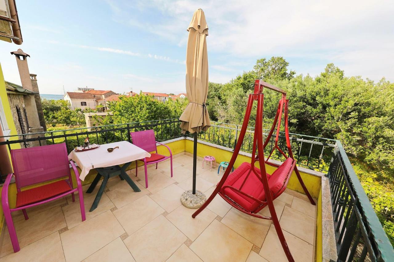 Apartamento Senkini Dvori Sutomiscica Exterior foto
