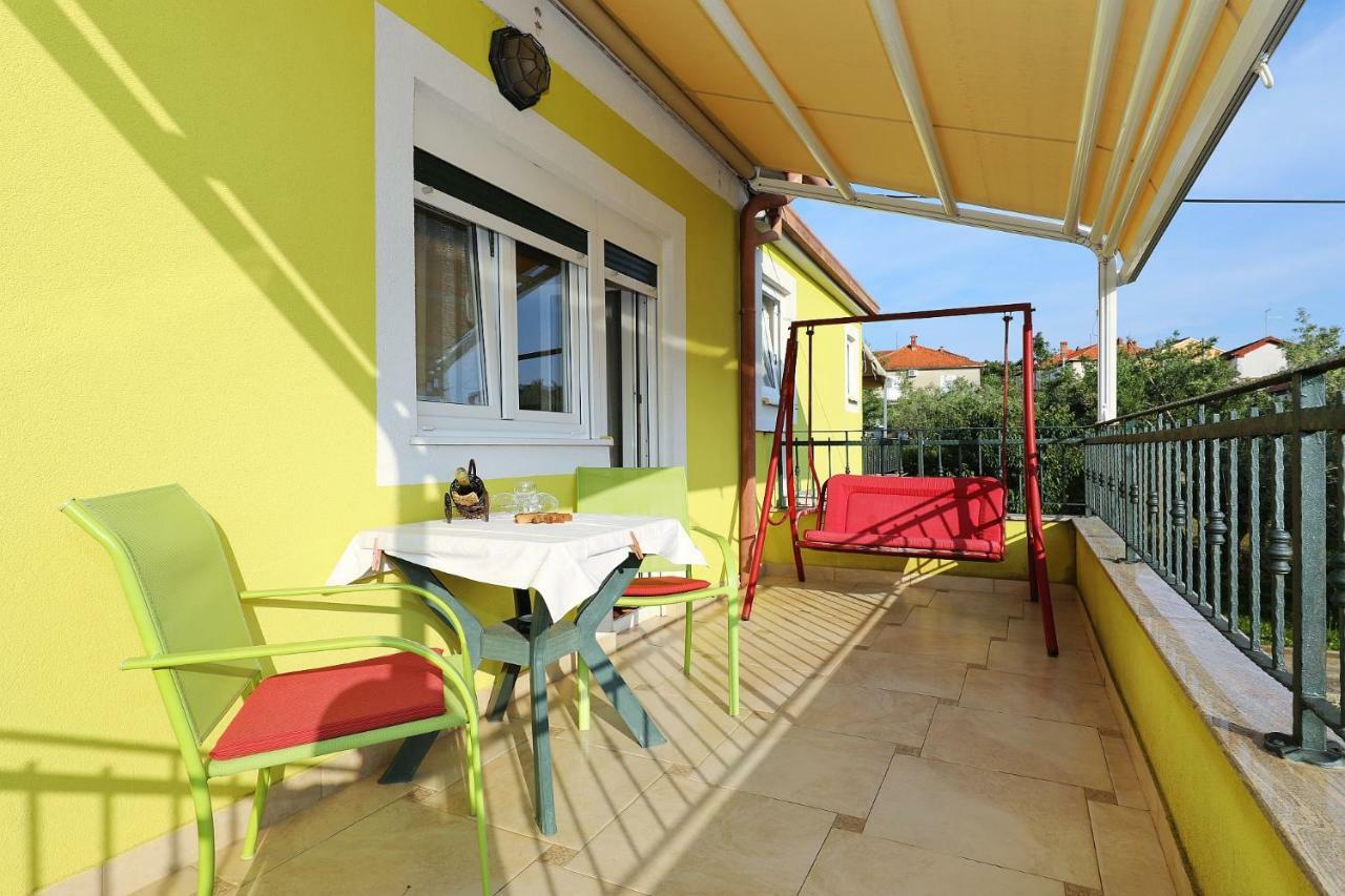 Apartamento Senkini Dvori Sutomiscica Exterior foto