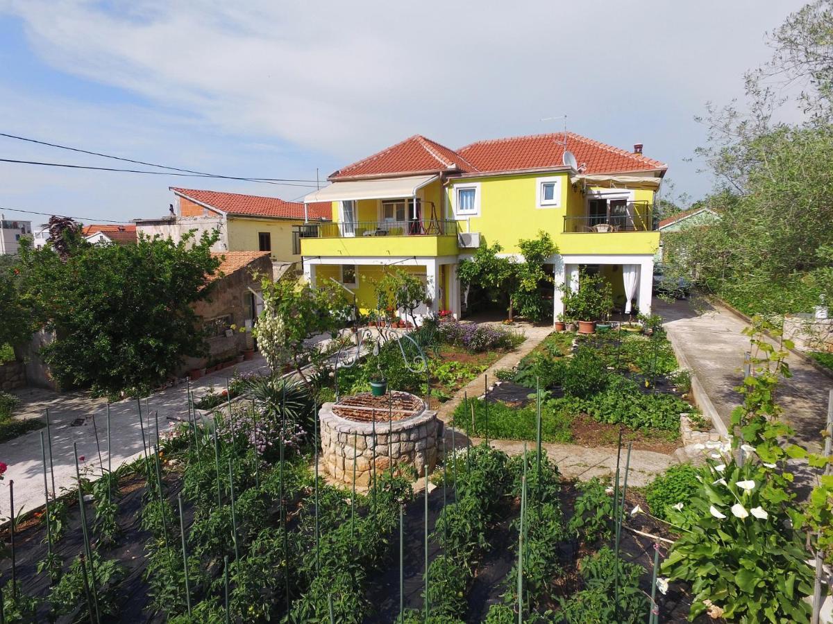Apartamento Senkini Dvori Sutomiscica Exterior foto